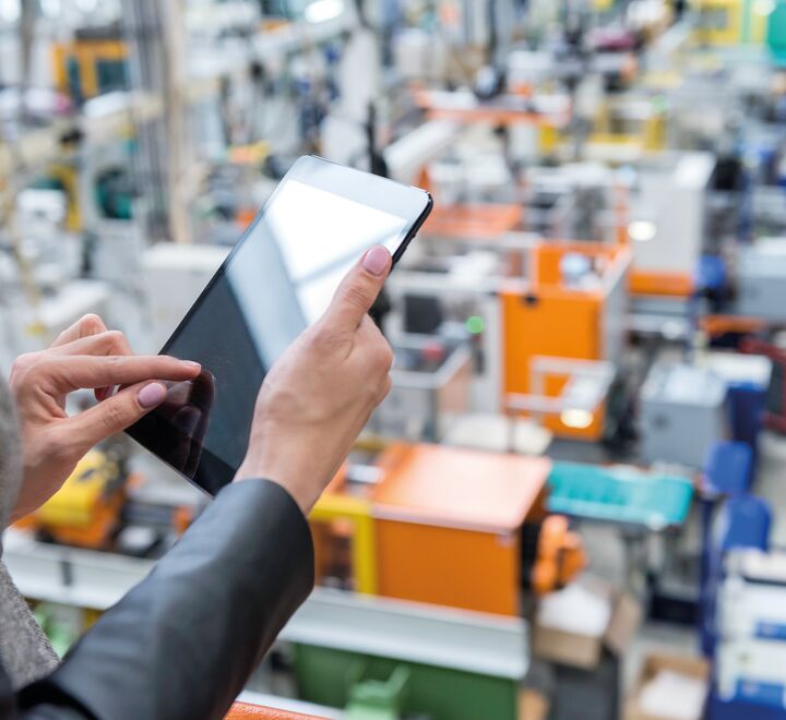Person holding an iPhone